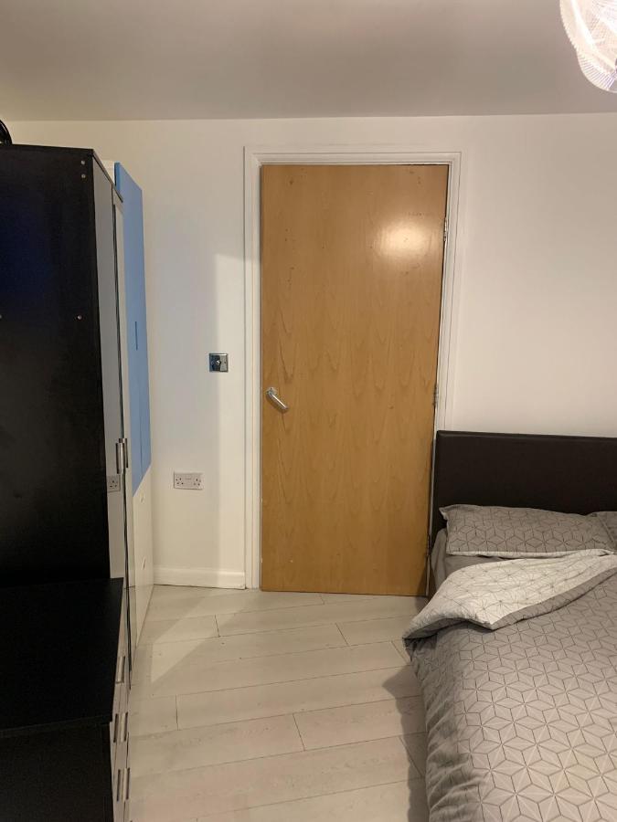 Room Near City London Exterior photo