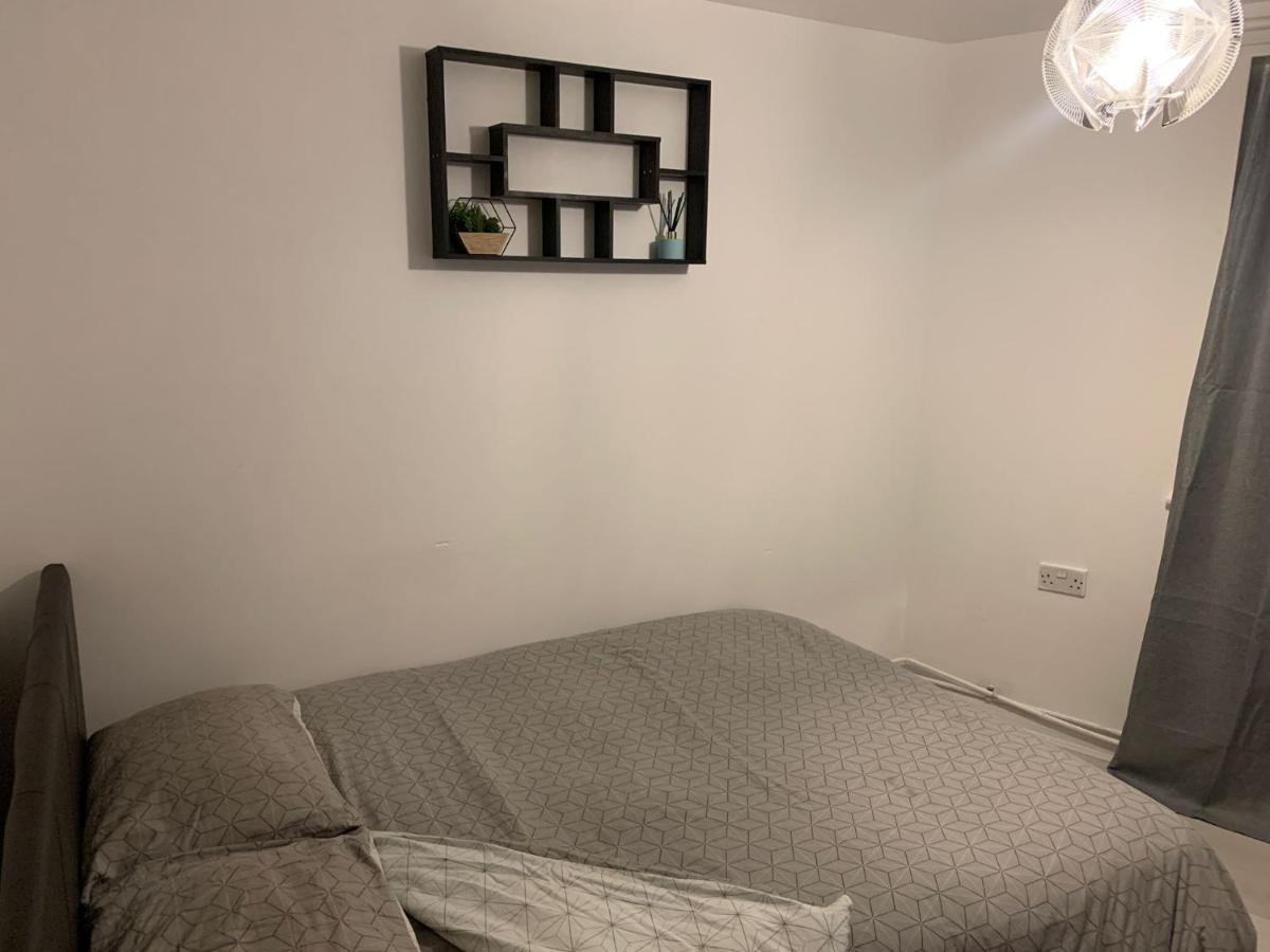 Room Near City London Exterior photo