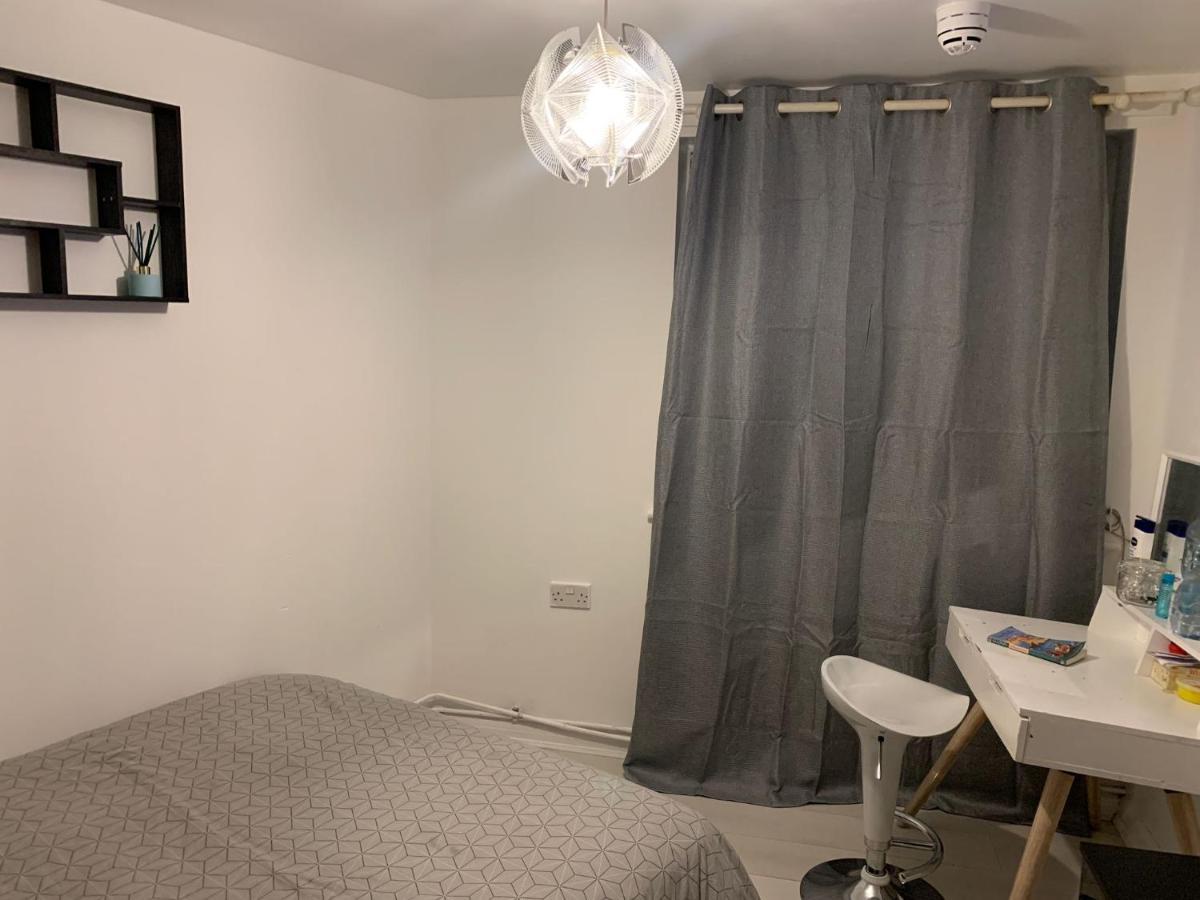 Room Near City London Exterior photo